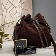 【全套配件】中古二手Chanel咖啡色猄皮小抽繩水桶單肩側揹背手袋