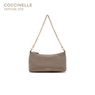 COCCINELLE กระเป๋าสะพายผู้หญิง รุ่น AURA 550101 สี WARM TAUPE