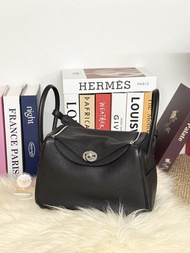 🐴🆕 Hermes Lindy 26 黑色 銀扣 Clemence Stamp Z