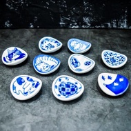 日本進口家用筷枕藍凜堂筷托和風筷架日式陶瓷貓咪筷子架箸置瓷質