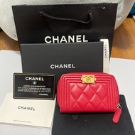 CHANEL 真品*經典 BOY系列 紅色羊皮復古金釦三層拉鍊卡片零錢包