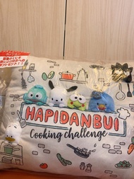 日本 Sanrio 一番賞 尾賞 Cushion 正方抱枕 Hapidanbui Cooking Challenge AP鴨 PC狗 水怪 XO Keroppi 企鵝 Sam 男團