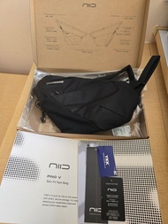 接近全新 NIID FINO V 2025 Slim-Fit Tech Sling 隨身槍袋