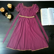 Premium quality material Maroon Borneo midi dress dengan tali belakang aras buku lali
