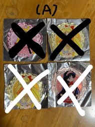 （A) 美少女戰士杯墊（$38/1）；(B) Sanrio 2008 KT 木製錶/首飾盒（$238）； (C) 紙飲管三款（$28/1）； (D) 玻璃製豉油樽 （$38）；（E) 外攜飲品套（$2