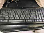 湛黑 輕薄 羅技LOGITECH USB有線鍵盤 得意手 Y-BP62a SY116UK 電競辦公 多鍵NG 缺1後腳撐