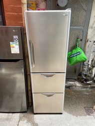 日立牌三門雪櫃，高180cm