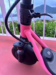 Ninebot 電動滑板車