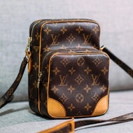 「JL精品代購」9新 LV 老花 相機包