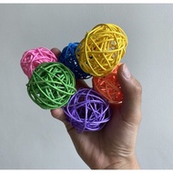 บอลนกแก้ว ของเล่นนก มีแบบหลายสี และสีต้นตำรับ