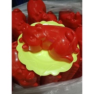 [Plastic toy] 1 Plate style 1 Spinning Pig - Size 12cm x 5cm x 6cm - Scale Cooking Toy for children