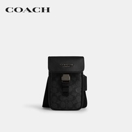COACH กระเป๋าสะพายข้างผู้ชายรุ่น Racer Phone Crossbody Bag In Signature Canvas CT885 QBMI5