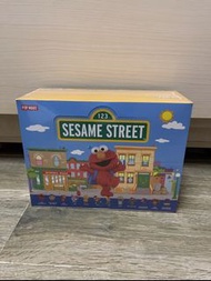 全新Pop mart 芝麻街 Sesame Street 原盒有機會中隱藏
