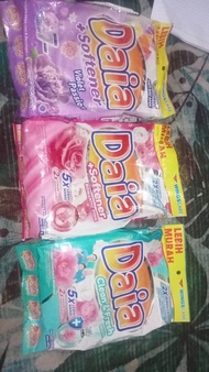 Daia Deterjen Bubuk 800g.