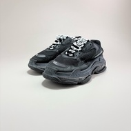 BALENCIAGA巴黎世家TRIPLE S黑色做舊老爹鞋