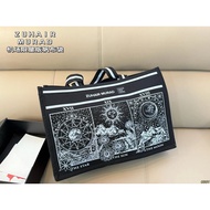 ZUHAIR MURAD
Doha Airport Limited Edition Canvas Bag
From Lebanon Designer Zuhair Murad 
Joint Fashi