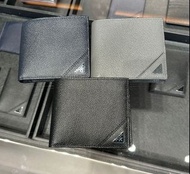 英國outlet直送 英國代購 Prada Leather Logo Outlet Folding Wallets 男款 荔枝皮 短銀包 黑 深藍 灰 4卡 4格 信用卡 卡片 短夾 散錢包 散銀 零