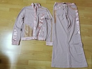 日本粉紅色運動服裝