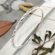 999 Solid Silver C Type Bangle. 999足银手镯。