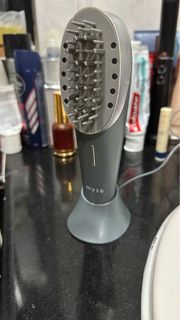 日本代購雅萌YAMAN myse頭皮按摩梳 MS-80W/80G MS-82W/82G梳子 灰色的，盒子沒有，其他都在
