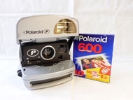 （贈底片）Polaroid P 寶麗萊 600 拍立得。含過期600底片一盒(不議價）