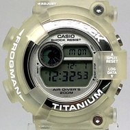 Casio G-SHOCK 手錶 DW-8201WC-7T FROGMAN WCCS 蛙人系列 白色鏤空鈦金屬錶殼 三重蝠鱝 EL 世界珊瑚礁保護協會 1998 年 6 月發售 Mikunigaoka
