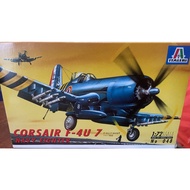ITALERI 048 Corsair F-4U 7 Navy Fighter 1/72
