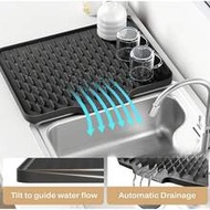 1pc Kitchen Anti-Slip Silicone Drain Mat, Size 32cm X 26cm, Built-In Drainage Design, Heat Resistant