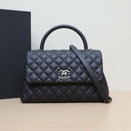 CHANEL CocoHandle中號29黑色荔枝牛皮23開銀扣肩背包