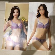 周曉涵，客製圖海報，衣服,抱枕,帽子,公仔,鑰匙環,卡貼,包包,手機殼,瓷杯.