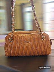 FIONแบรนด์แท้💯กระเป๋ามือสองของแท้