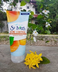 St ives scrub / facial scrub