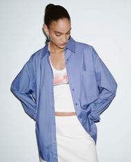 URBAN REVIVO - Áo sơ mi nữ cổ bẻ tay dài phom rộng cá tính UWJ250020-PH1