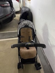 Combi嬰兒車