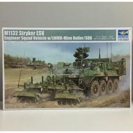 1:35 TRUMPETER M1132 Stryker Engineer Squad Vehicle with LWMR Mine Roller /SOB # 01574