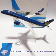 LATEST Vietnam Airlines Airbus A350-900 Aircraft Model Aircraft Model 16cm Die-cast Metal Airplane M