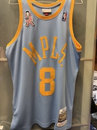 Mitchell & Ness Kobe Bryant 8 號球衣