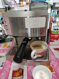 Delonghi EC750咖啡機(配件齊運作正常）