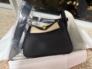 全新 Hermès Lindy Mini 黑金手袋