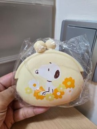 全新 Snoopy 史努比淡黃色軟矽膠散紙包