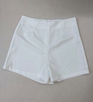 白色高腰短褲 Zara style 