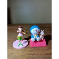 Doraemon action figure contains 2 pieces, code B