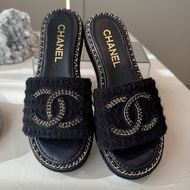 CHANEL 黑色厚底皮穿鏈拖鞋 38號 貼底全新品