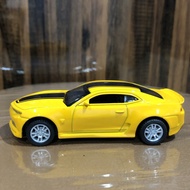 Diecast / die cast of chevrolet camaro z28 yellow car