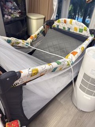嬰兒床連蚊帳