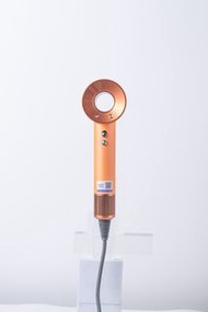 現貨 全新 星光愛馬仕橙 絕美橙色手把配上星光愛馬仕 高級時尚 負離子高速無刷風筒 1600W大功率吹風機 恆溫護髮 冷熱風三檔調節 無葉中空設計 雙磁吸風嘴 ABS機身 CE認證 免費順豐智能櫃