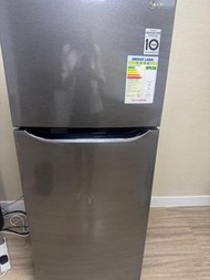LG雙門冰箱 55.5cm * 140.5cm * 56.5cm