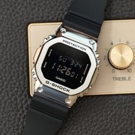 卡西歐 CASIO G-SHOCK GM5600 GM5600U GM-5600 GM-5600U GM-5600U-1 手錶 錶 手表 表 電子錶 男裝錶 女裝錶  情侶錶 情侶表 平行進口貨品