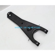 Clutch Fork = Kia Pregio (02-05) #0K71E16520