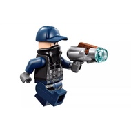 Original Lego Jurassic World - Guard (with Scarf) 75933 Minifigure new